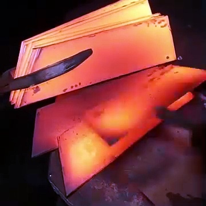 يتم تصنيع شفرة Rotavator