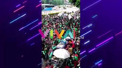 Ribuan Ojol Geruduk Istana hingga Kantor Gojek/Grab