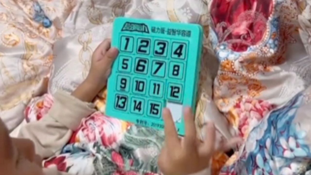 Kluger Dreijähriger löst Schiebezahlenpuzzle in nur 40 Sekunden