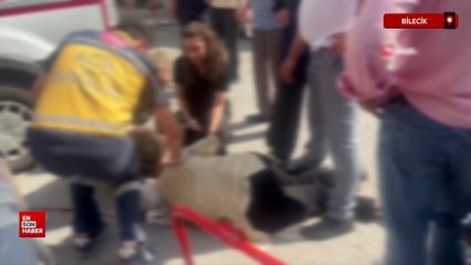 Bilecik'te doktor, kazada yaralanan sürücünün başından bir an olsun ayrılmadı