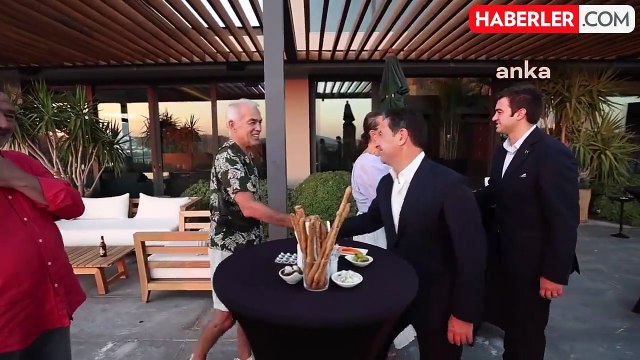 Muğla Büyükşehir Belediyesi Bodrum'da Sokak Hayvanları Yararına Müzayede Düzenledi