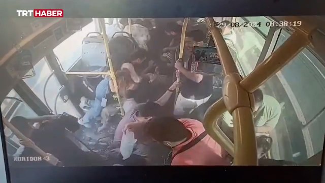 Metrobüs kazasının araç içi görüntüleri ortaya çıktı