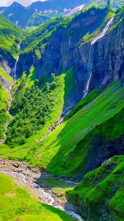 BIG MOUNT,,,, here is a green biggest mountain