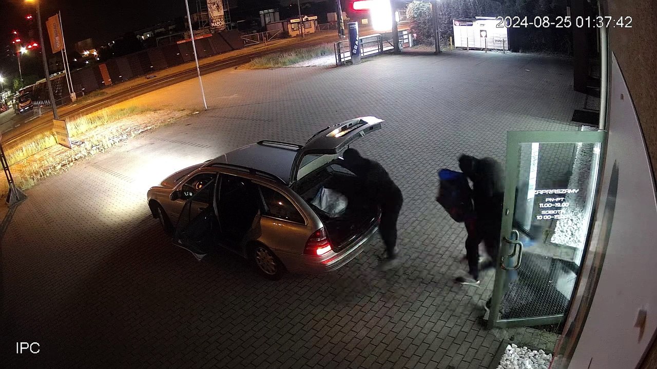 Poznań: Kradzież w salonie optycznym