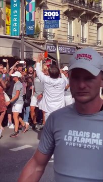 El legendario actor Jackie Chan fue el encargado de llevar la antorcha en los Juegos Paralímpicos