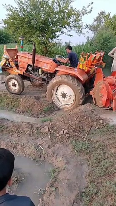 ہمت ہے تو ہنسی روک کے دکھاؤ  The most funniest videos clips#Funnyvideos #Funny #viral #viralvideos #trending #trendingvideos #Dailymotion #Dailymotionvideos #Share #Support_me #Follow