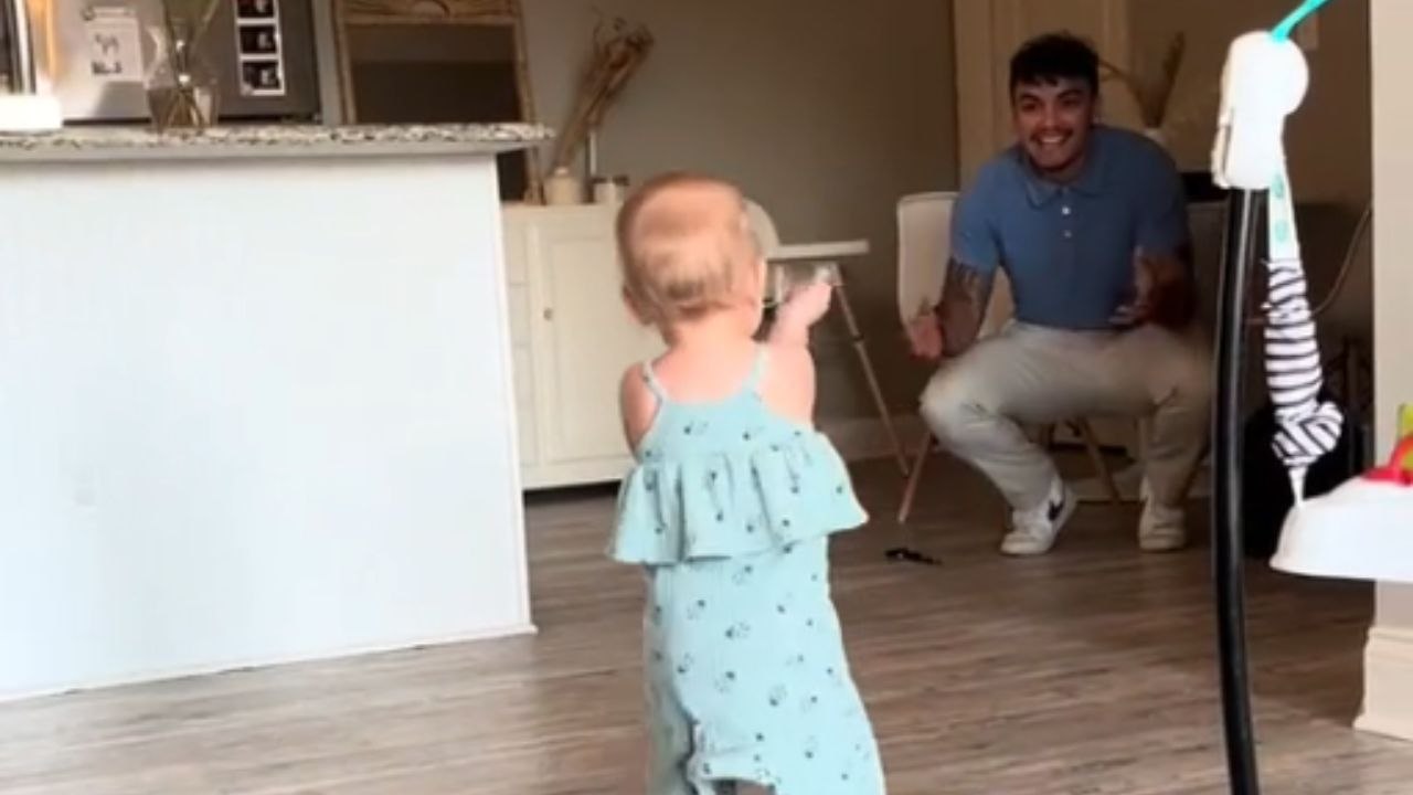 Daughter’s excitement overflows as she sees dad returning home from the office