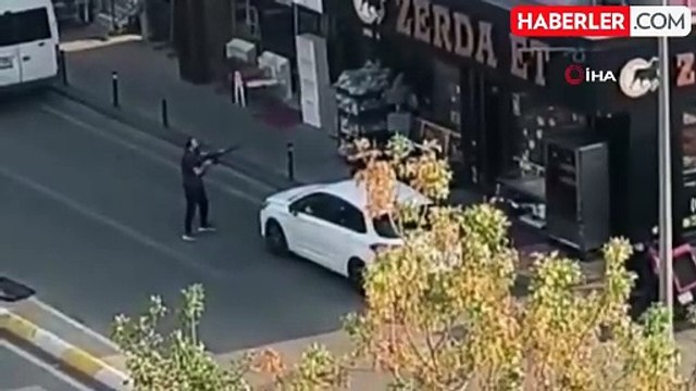 Sultanbeyli'de uzun namlulu silahla kasap dükkanına saldırı kamerada