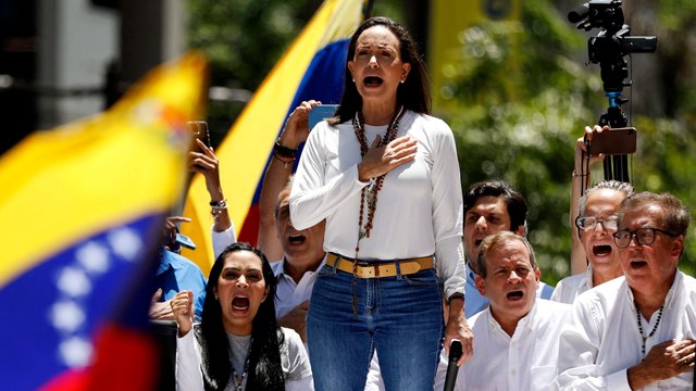 María Corina Machado llama a los militares a actuar según la constitución frente a la crisis política