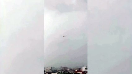 Pouso é interrompido conta de fortes ventos em meio a tufão no Japão