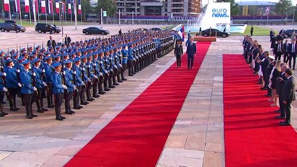 Sérvia anuncia acordo para comprar 12 aviões de guerra franceses