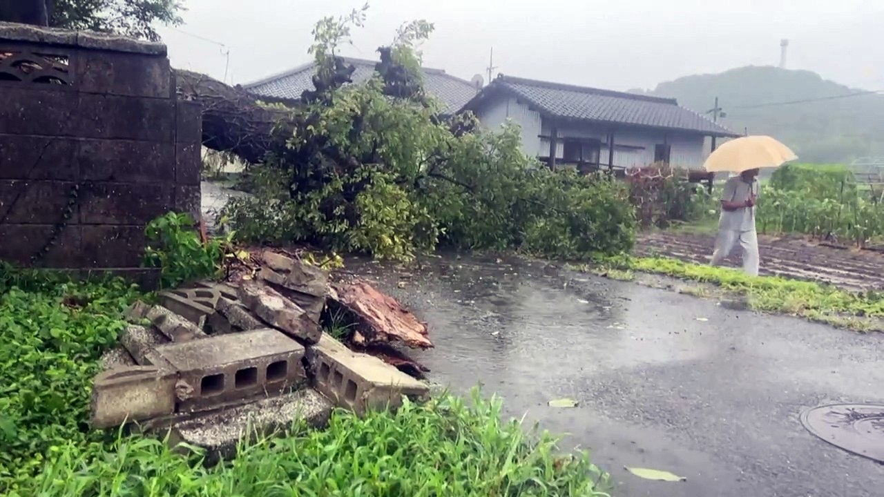 Tufão deixa mortos no Japão