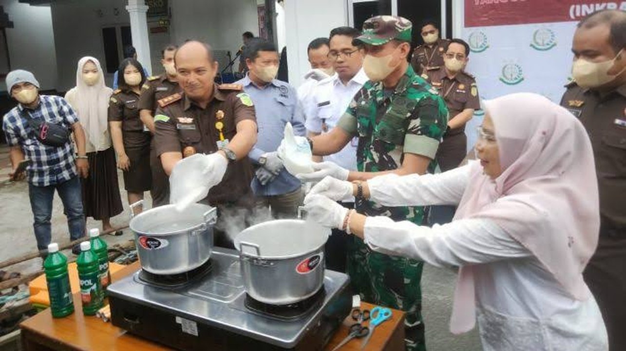 Kejari Asahan Musnahkan Barang Bukti dari 56 Perkara, Diantaranya 2 Kg Sabu