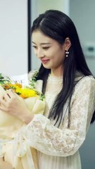 Mereka tidak menyadari kalau gadis yang di-bully itu adalah istri seorang CEO miliarder.
