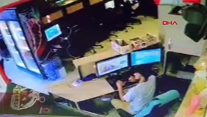 Bursa'da asker kaçağı internet kafede oyun oynarken yakalandı