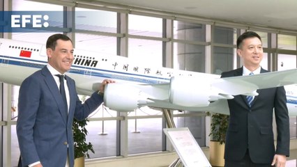 Juanma Moreno se reúne con dirigentes de la compañía aérea Air China en Pekín