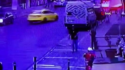 Esenyurt’ta 1’i polis 2 kişiyi yaralayan bıçaklı saldırgan tutuklandı!