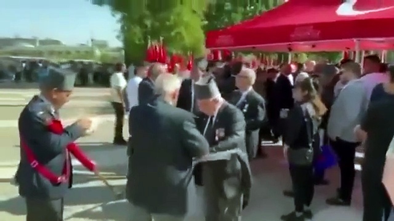 30 Ağustos Kutlamalarında Gaziler Alanı Terk Etti: Haniye Posteri Açıldı