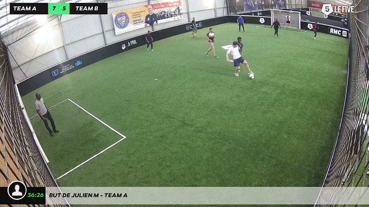 But de Julien M - Team A