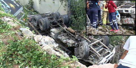 Kamyonet 5 metre yükseklikten düştü; şoför 1 saatlik çalışmayla kurtarıldı