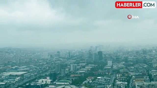 Mega kentin semalarını yağmur bulutları böyle geldi
