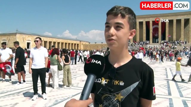 Türk Yıldızları'ndan 30 Ağustos'a Özel Anıtkabir Saygı Uçuşu