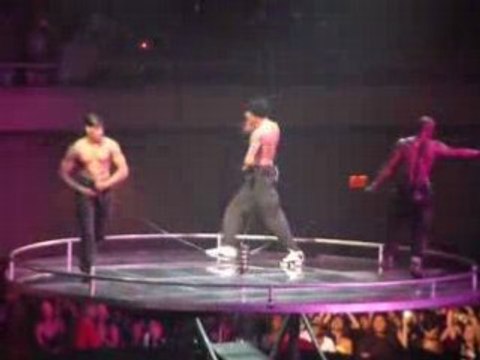 Chris Brown - Take You Down (Live)