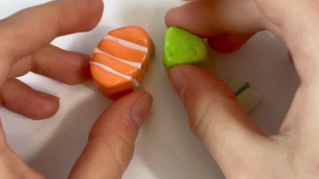 Capturing culinary art in clay: Intricate process of miniature Maki Sushi creation