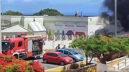Incendio vehñiculos Los Andenes