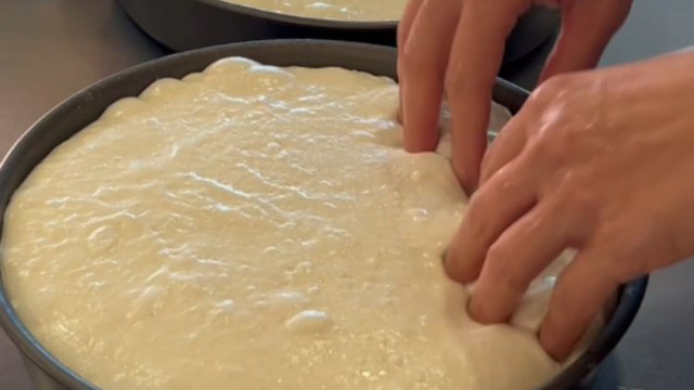 Baking expert shares a step-by-step guide to baking a crispy 'Focaccia'
