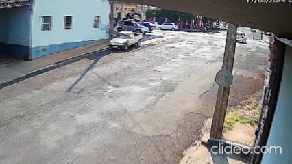 Comerciante é morto por engano após irmãos contratarem atiradores para vingar morte do pai