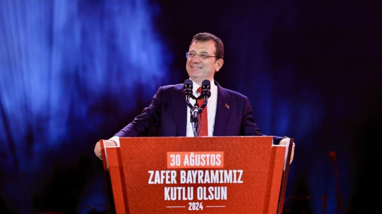 İmamoğlu: Cumhuriyetimizi nice yeni zaferlere hep birlikte taşıyacağız