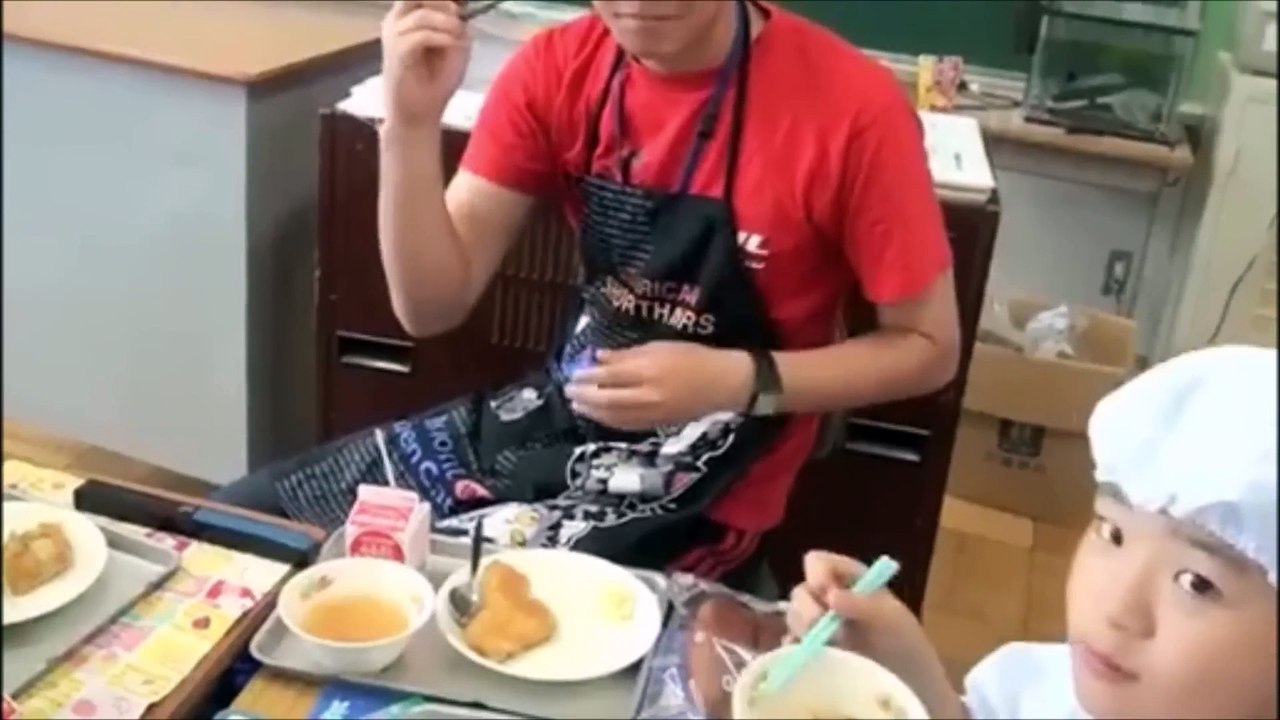 Japan ke Schools may Kya ho raha hai   - Japanese ..