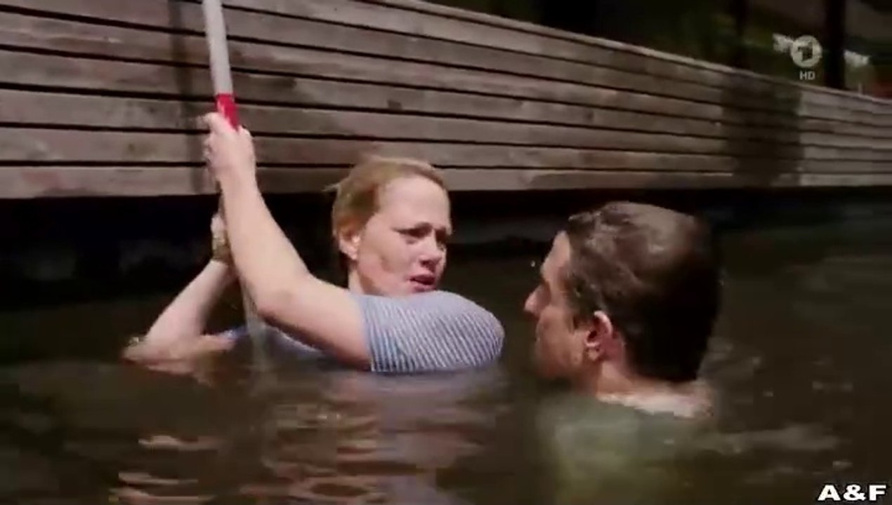 Eltern allein zu Haus - Frau Busche