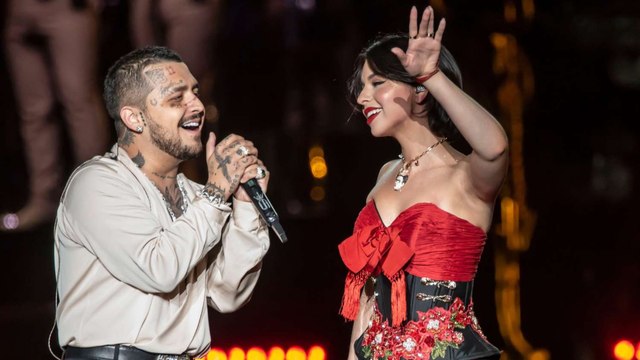 Christian Nodal tiene romántico detalle con su esposa Ángela Aguilar y le dedica 'Brillas' de León Larregui