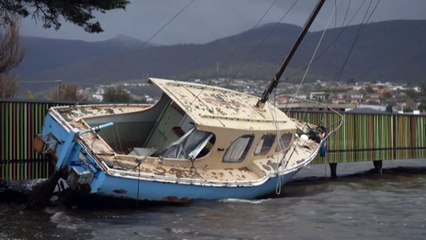 Thousands of Tasmanian homes without power after two days of severe winds