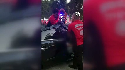 Mersin'de feci ölüm; 21. kattan otomobilin üzerine düştü