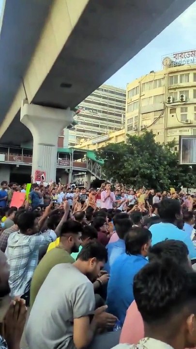 Bangladesh Unrest 2024: Bangladeshi Hindus Chanting Harekrishna to Protect Themselves from Muslims