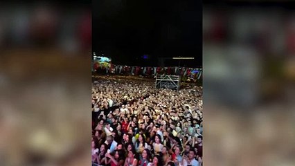 Mabel Matiz'e sahnede doğum günü sürprizi!