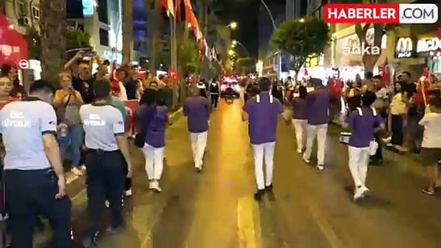 Manavgat Belediyesi 30 Ağustos Zafer Bayramı'nı Fener Alayı ve Şevval Sam Konseriyle Kutladı