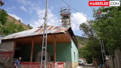 Yarım kalan cami inşaatı nedeniyle tarihi kilisede namaz kılan köy halkı destek bekliyor