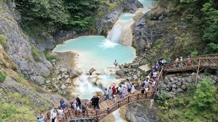 Turkuaza bürünen Mavigöl'ün eşsiz güzelliği!