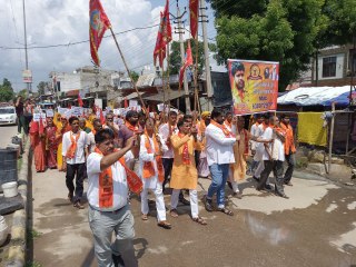 राजगढ़:  बांग्लादेश में हिन्दुओं पर हो रहे अत्याचार के विरोध में निकली ध्वजा रैली