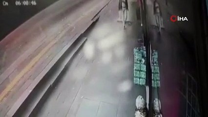 Pişkinliğin bu kadarı! Dükkanın önünden ayranları böyle çaldı