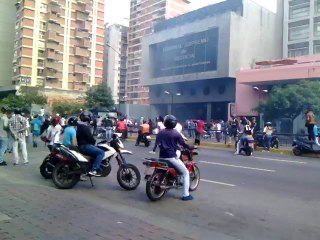 Atacada con molotov sede de TSJ de Chacao