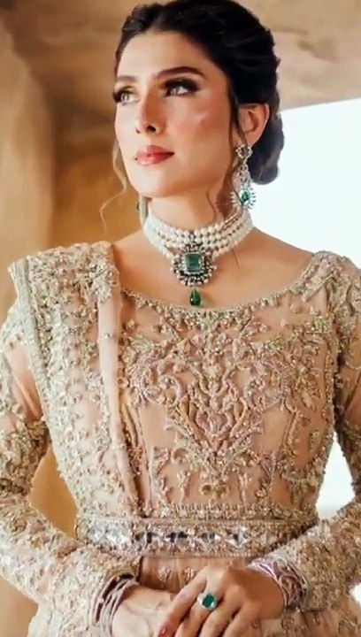Ayeza Khan