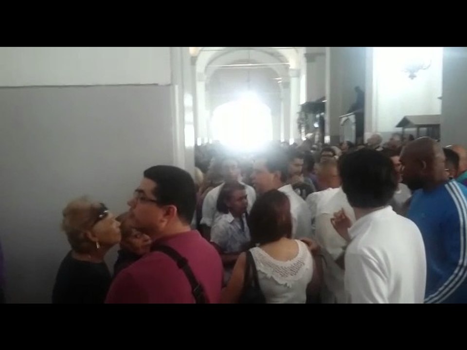 Antonio Ecarri en la Basílica de Santa Teresa
