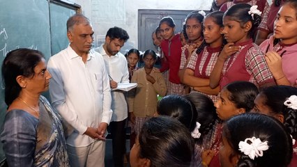 విద్యార్థులు ధర్నాలు చేస్తున్నా ప్రభుత్వానికి చీమ కుట్టినట్లు అయినా లేదా?  : హరీశ్‌రావు