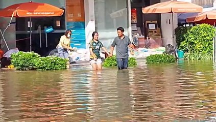 สถานการณ์น้ำท่วมในจ.พะเยา นาย วีรภัทร์​ คำวิชัย ประธานสมาพันธ์SME ไทยพะเยา วอนภาครัฐใช้มาตรการพักชำระหนี้ ช่วยเหลือ SME ผู้ประสบภัย