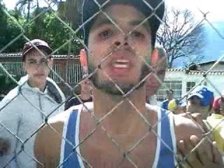 Comunidad impide ataque de guarimberos contra centro educativo en Mérida